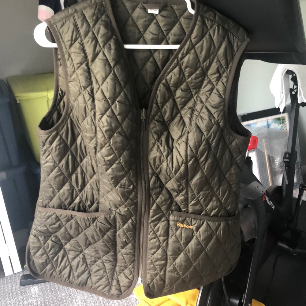 Collarless Barber Vest. Olive green